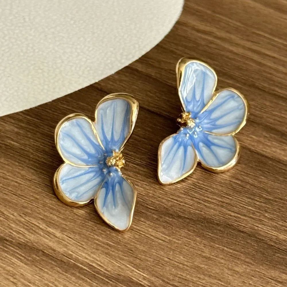 Flower statement Earrings Q41 - Picture 5 of 8